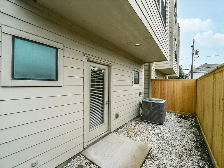 5309 Petty St — Photo 34