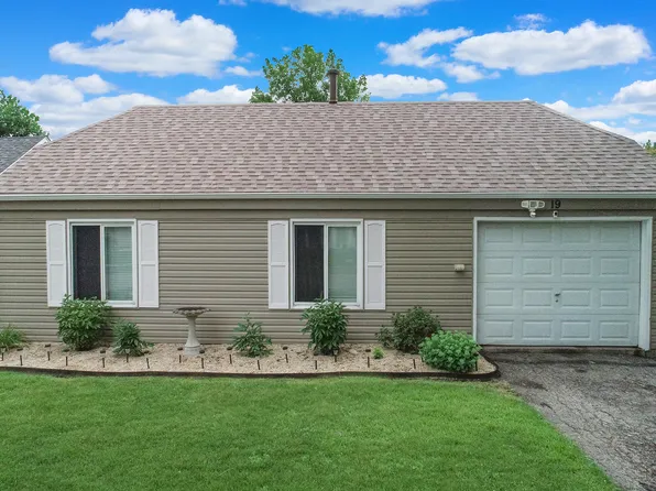 19 Denham Dr, Montgomery, IL 60538
