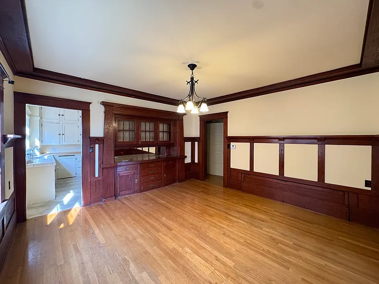 1123 Marion Ave — Photo 37