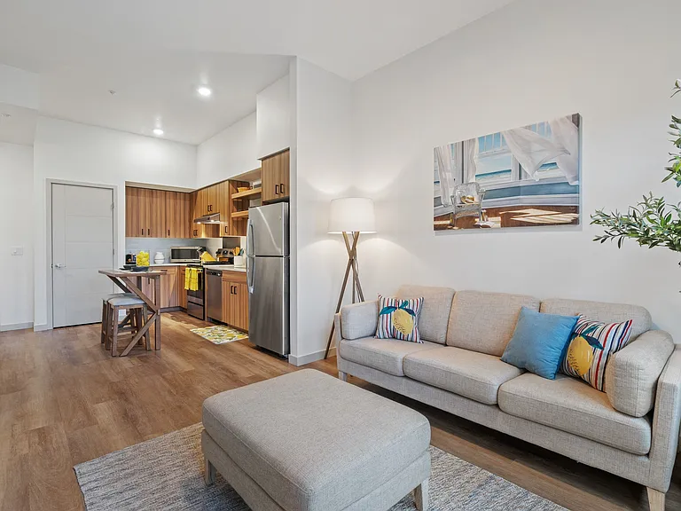 Model Unit Shown (1 Bed 1 Bath) Similar Units: 114, 228, 328,327 *Unit features vary. Inquire with our leasing office to schedule a tour!