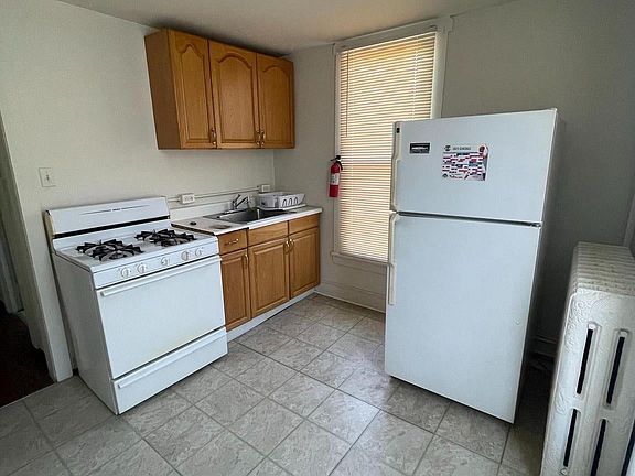 2nd image of 13 Kirkwood Rd APT 2B