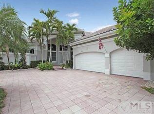 19 Somerset Dr, Palm Beach Gardens, FL 33418