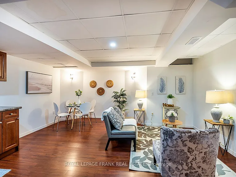 1533 Clearbrook Dr — Photo 3