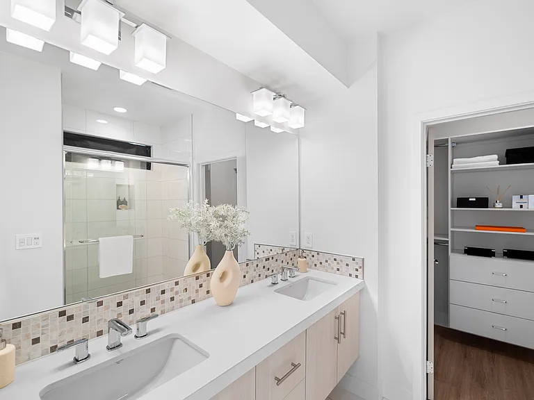 2111 N Cahuenga Blvd #A-1 — Photo 17