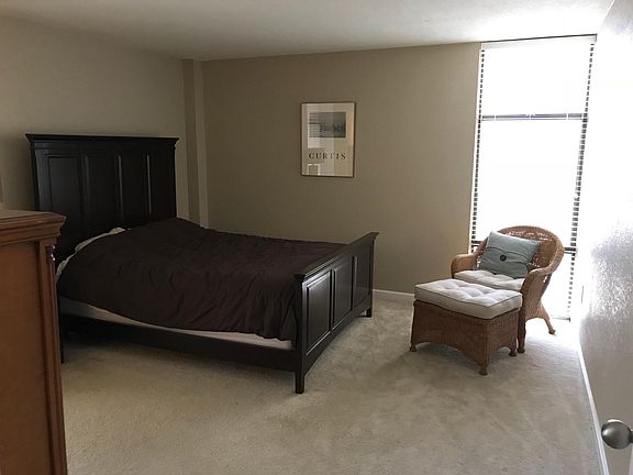 5th image of 2100 Ocean Dr #5A