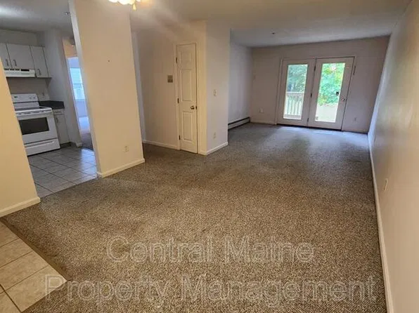 37 Northern Avenue Hts APT 10, Auburn, ME 04210