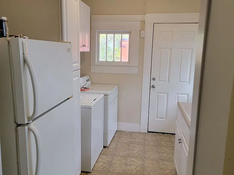 890 SE Ireland St — Photo 11