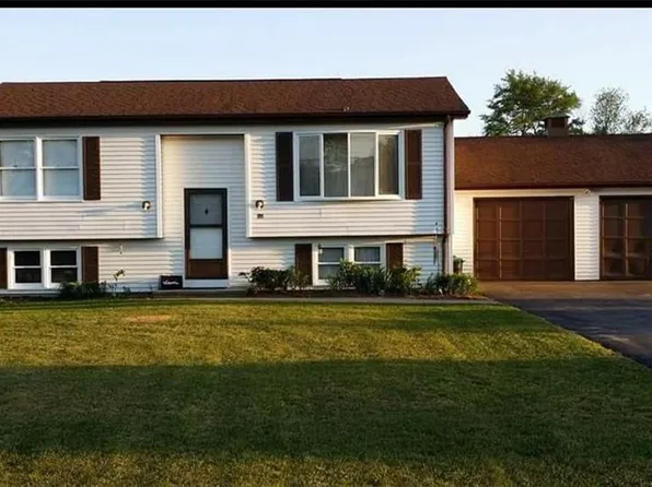 12 Oak St, Ashaway, RI 02804