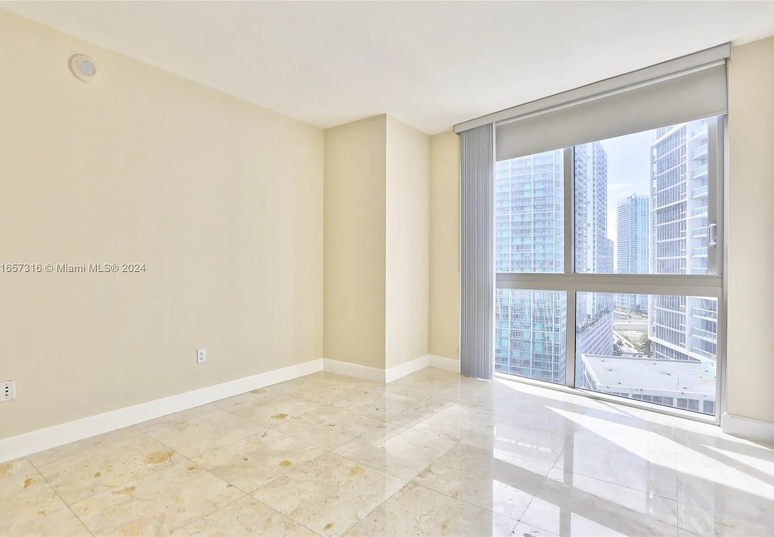 2 bed, 1327 sqft, $5,000 — Photo 4