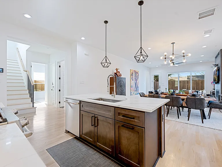 3111 Hedgerow Dr — Photo 5