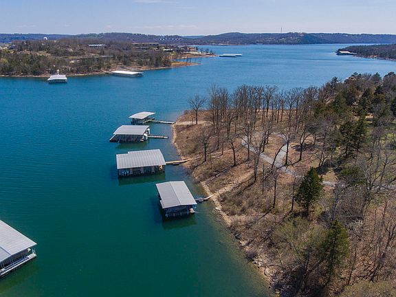 5th image of 133 Lakeshore Dr