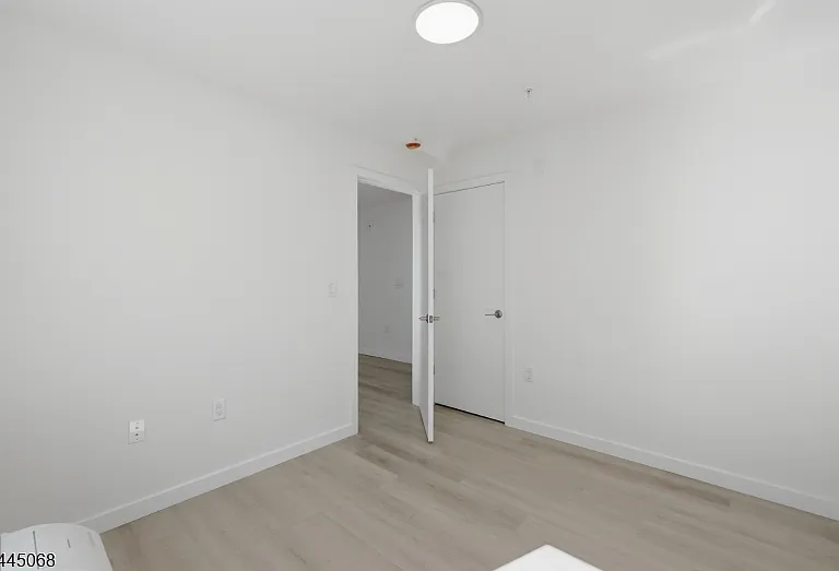 566 Springfield Ave #201 — Photo 7
