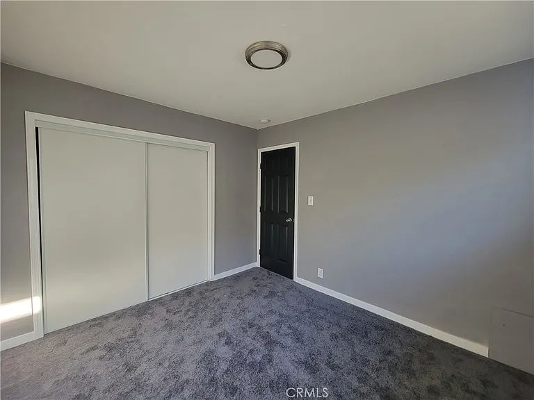 409 E Market St — Photo 7