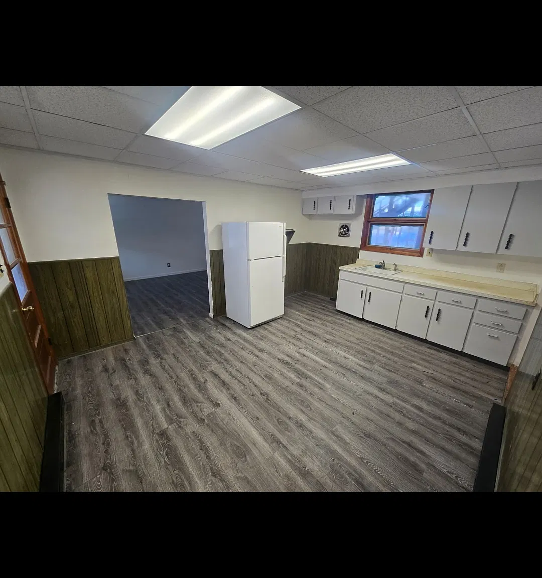 3 bed, 1.5 bath, 1450 sqft, $1,200 — Photo 2