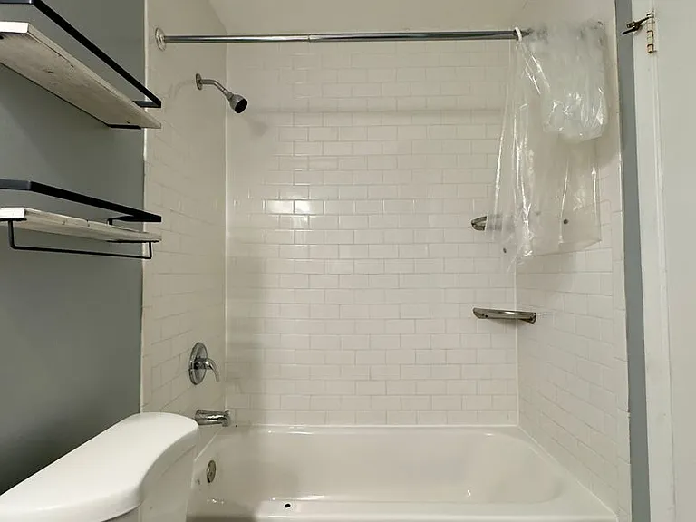 11 Warren Lodge Ct #B — Photo 6
