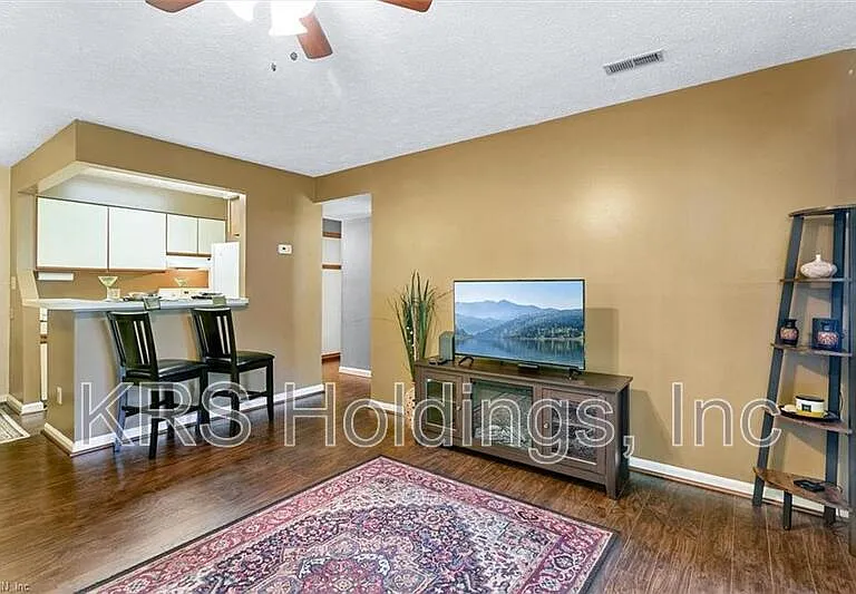 126 Wells Ct — Photo 4