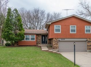 5008 High Line Rd, Crystal Lake, IL 60012