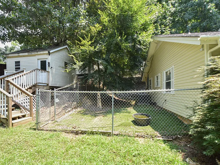 555 Shady Acres Dr — Photo 11