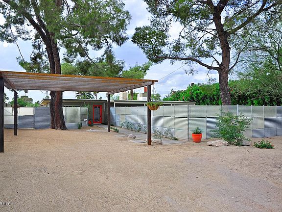 4th image of 3006 N Valencia Lane
