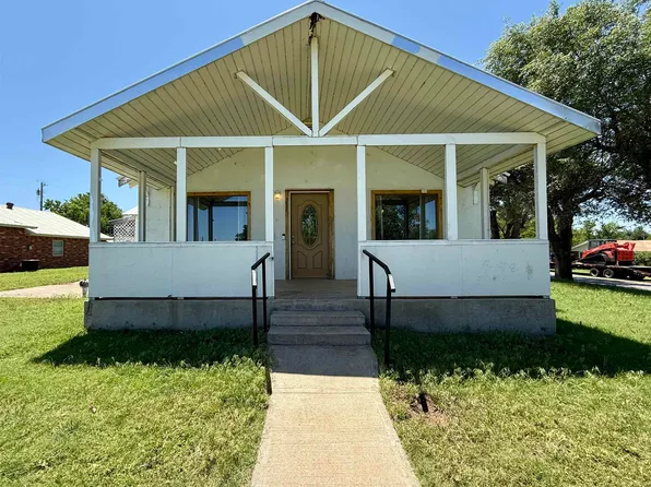 311 4th St, Fort Supply, OK 73841