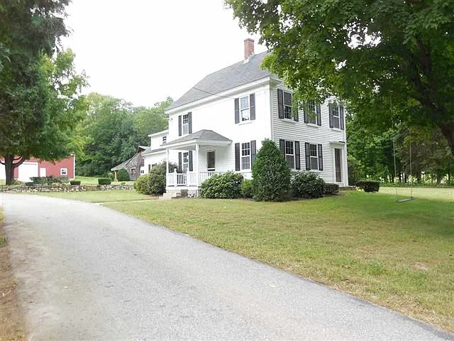 3 bed, 2.0 bath, 2800 sqft, $3,000 — Photo 2