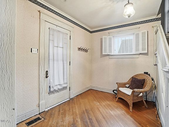 2nd image of 307 W Benton St