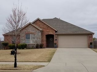 604 SW Arch St, Bentonville, AR 72712