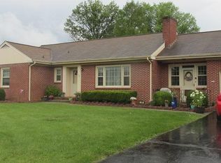 426 Cameron Dr, Vinton, VA