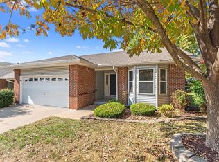 230 Southern Oaks Dr #27C, Saint Charles, MO 63303