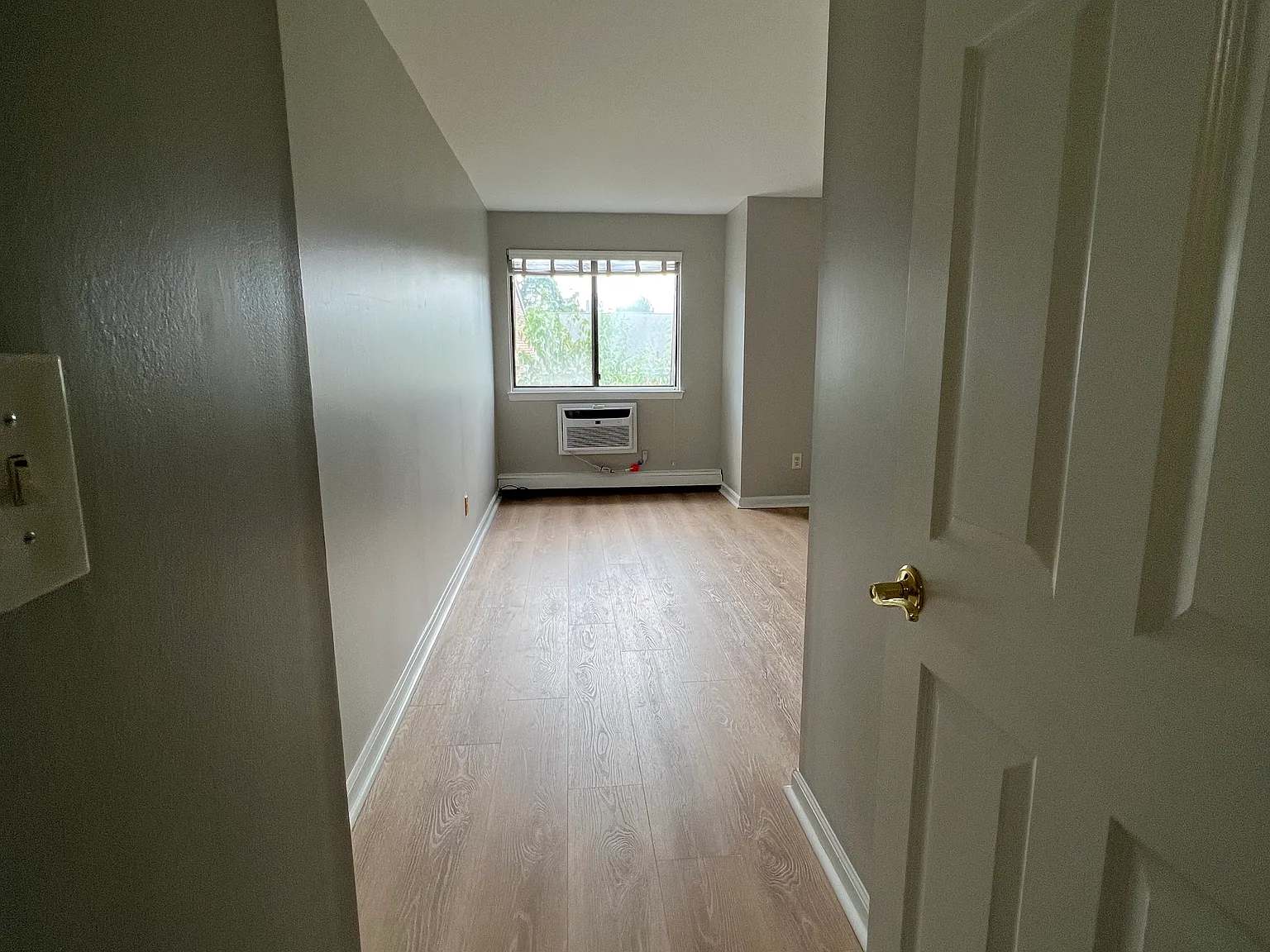 107 N Broadway — Photo 4