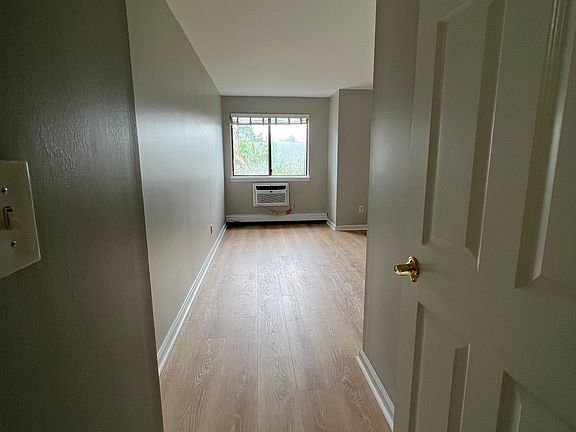 Entrance to 2nd bed