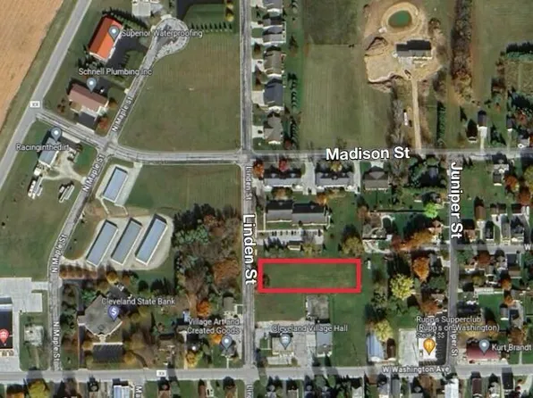 1039 North LINDEN STREET, Cleveland, WI 53015