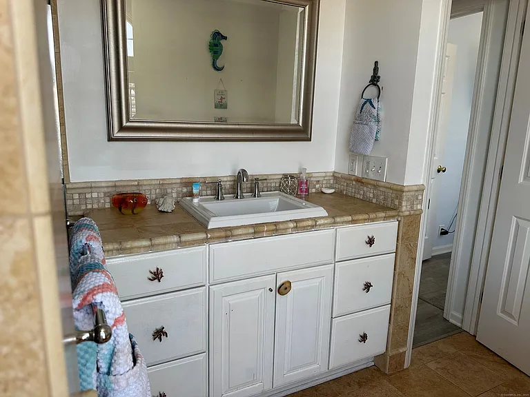 2149 Fairfield Beach Rd — Photo 25