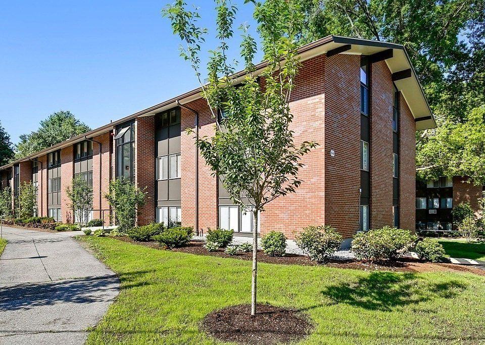 1st image of 3 Longwood Dr #108