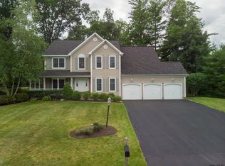 67 Gullane Dr, Slingerlands, NY 12159