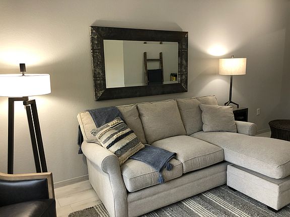 5th image of 100 4th Ave S APT 307