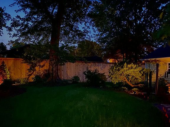 3rd image of 310 W Kingwood Dr