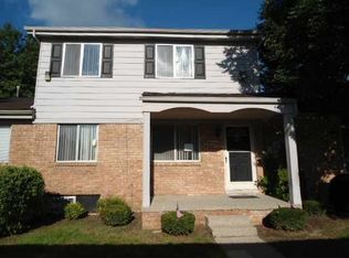 1956 Orchard Crst, Utica, MI 48317