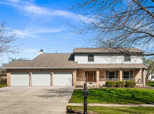 2203 Oakwood Ave, Bloomington, IL 61704