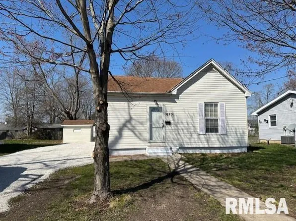 989 N Prairie St, Jacksonville, IL 62650