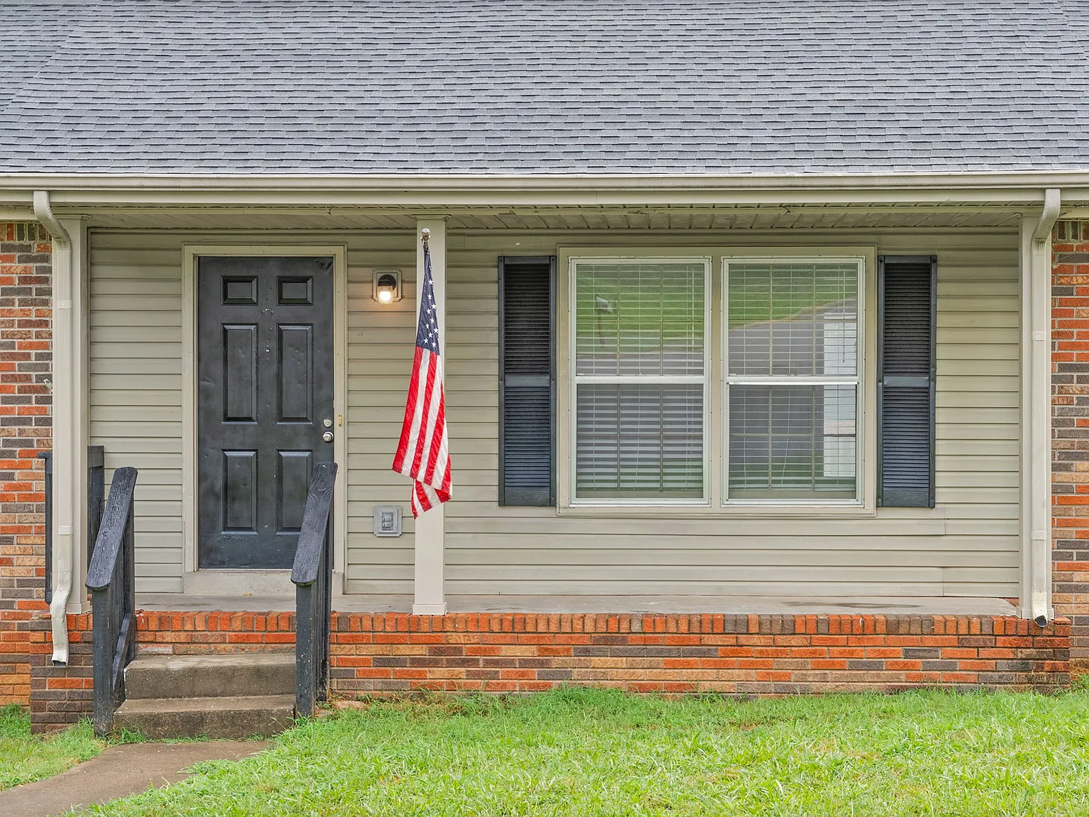 3 bed, 1265 sqft, $1,800 — Photo 2