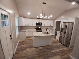 23 Woodstock Rd, Pomfret Center, CT 06259