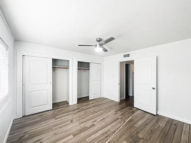 1911 E Amelia Ave #7 — Photo 17