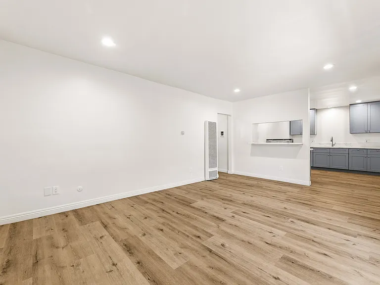 6130 Mesa Ave #3 — Photo 2