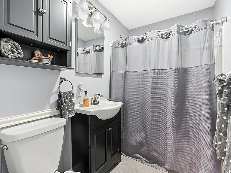 72 Windsor Rd #2 — Photo 8