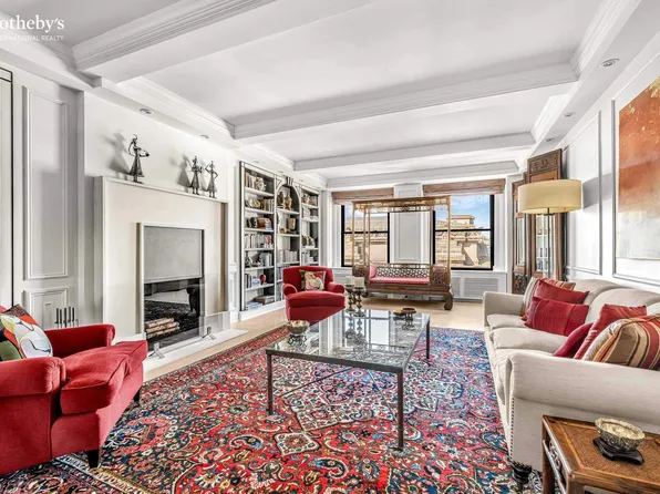 1010 5th Avenue image 1 of 20