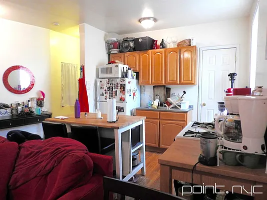 Rented by Point NYC | media 10