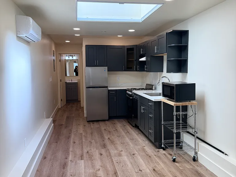 1321 Pine St — Photo 12