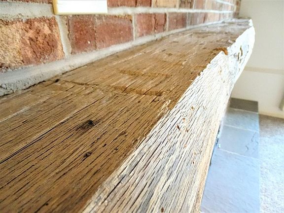 Mantle Details