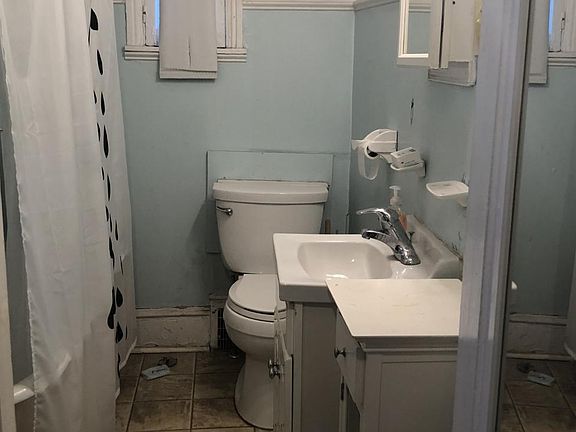 4th image of 711 Corinthian Ave #3R